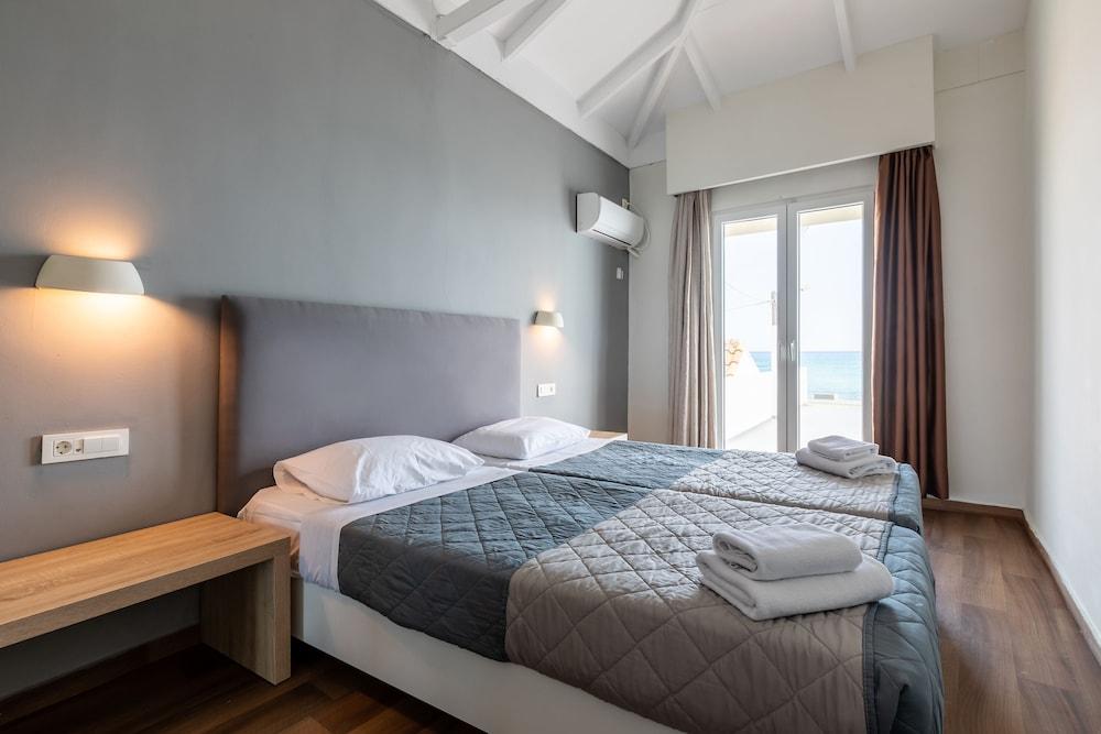 Arkadianos Aparthotel Agios Sostis  Exterior photo
